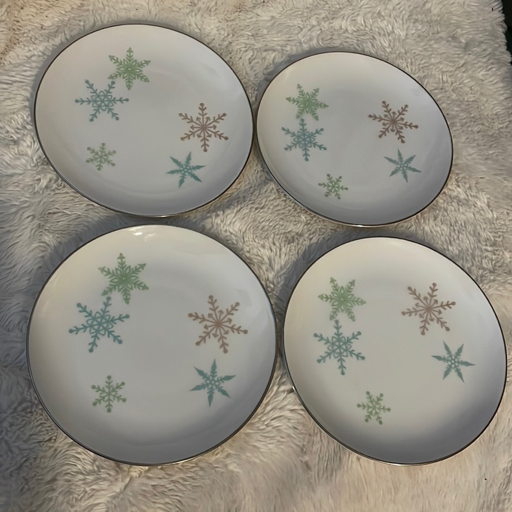 Vintage Harmony House Japan Snowflakes 6.5” (4) Dessert Plates Atomic Winter